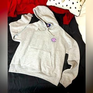 Champion Women’s fleece pullover hoodie sweatshirt. Size medium.